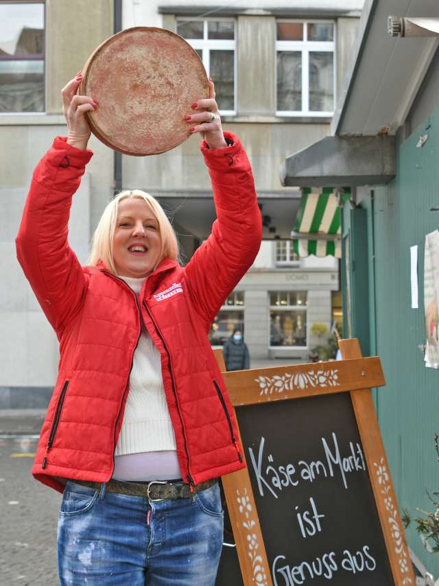 «Ein Hoch auf regionalen Käse!» – Nicole Weigelt und ihr Käse am Markt