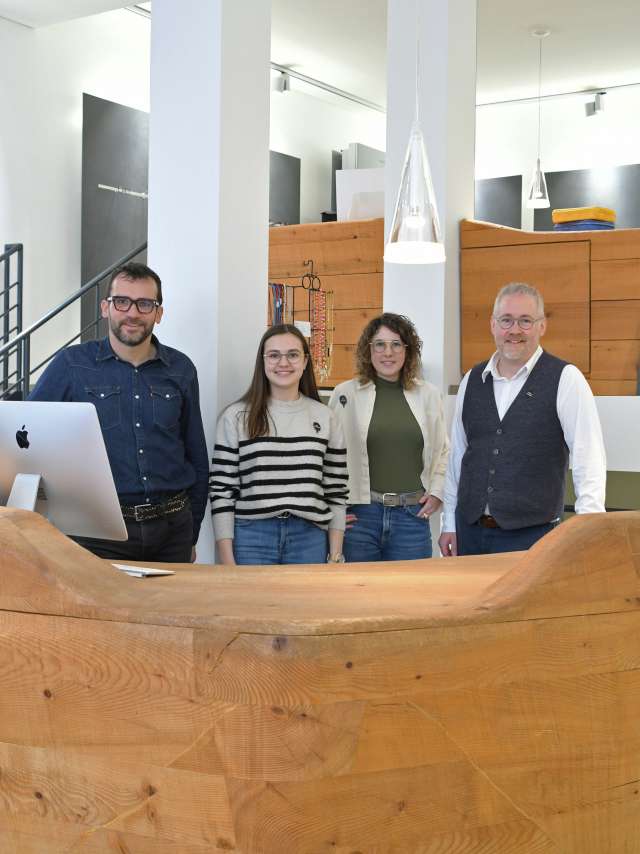 Platzhirsch für einzigartige Brillen.